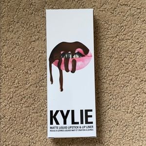 Kylie Kit